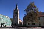 A Szent János templom sokkal régebbi, a 12. században kezték meg az építését, és a legnagyobb megmaradt középkori templom Lettországban, ami Rigán kívül található