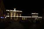 Az éjszakai vonatra szállás elõtt még megnézzük a vasútállomás épületét, ami szintén látványosságnak számít a városban