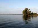 A Vistytis tó valaha Németország és Litvánia határát alkotta, ma a szemben lévõ part az Orosz Föderációhoz tartozik. Nyáron kedvelt nyaralóhely, egyébként a környék java része természetvédelmi terület