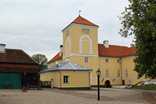 Az elsõ nagyobb megállónk Ventspils (Windau). Az itteni kastélyt 1290-ben építette a Livóniai rend, az évszázadok során sokszor alakult át, míg aztán 1997-ben a 18. századi állapotnak megfelelõ állapotban felújították