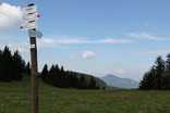 A Koniarky 1377 méteren van, elõre a Kereszt hegy (Krizsna) még 1:40. Szerinte. És végül pont annyi is lett