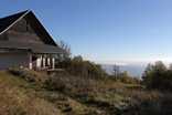 Kilátás a Selmeci hegyekre, mögötte az Alacsony-Tátrával
