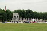 A Lincoln memorial elõtt következik még a 2. világháború emlékehlye. Két oldalt a két hadszintér, a csendes óceáni...